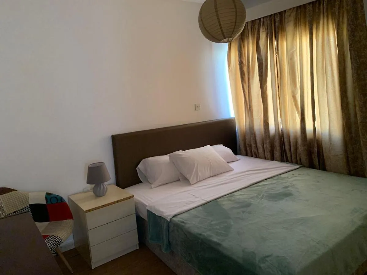 Green Nondas Hill Apartment Larnaca